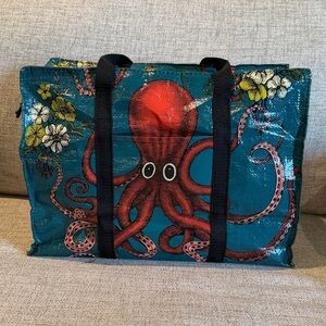 Blue Q bags octopus recycled plastic shopper zip top tote bag zip closure